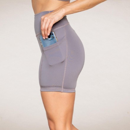 Oya Femtech Apparel 6" High-Waist Sculpting Shorts - Women's 7
