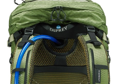 Osprey Atmos AG 50 Pack - Men's Hydration port & tube routing (reservoir not included)