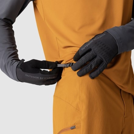 Outdoor Research Freewheel MTB Lite Ride Bike Shorts - Men's 5