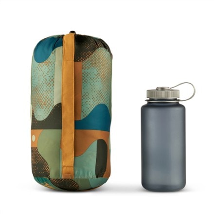 Kelty Bestie Blanket 32 fl. oz. water bottle not included