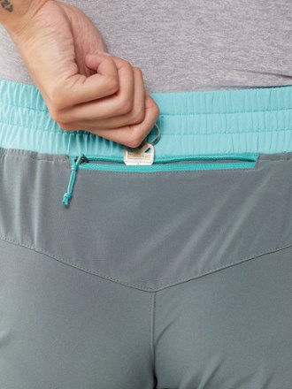 Patagonia Nine Trails Shorts - Women's 6" Inseam 4
