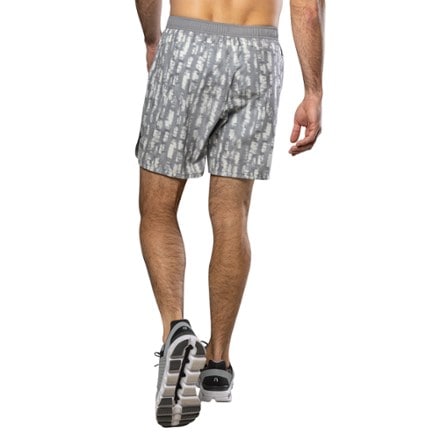 Nathan Printed Essential 7" Shorts 2.0 - Men's 2