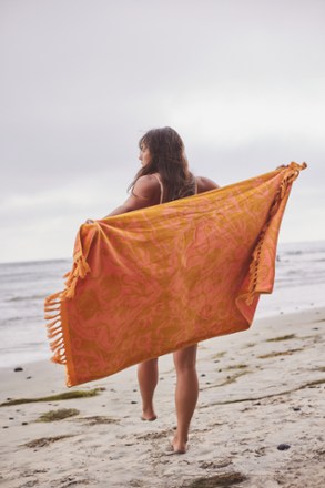 Slowtide Rosie Premium Woven Beach Towel 1