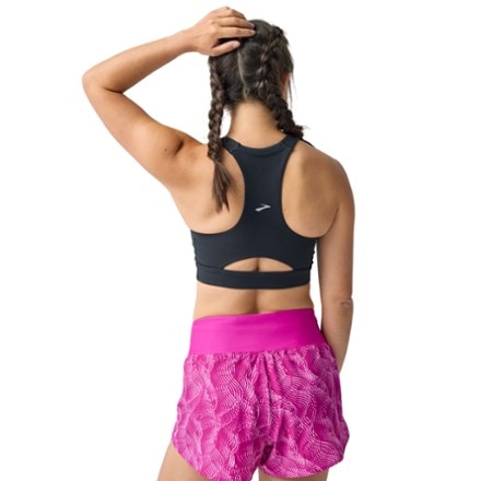 Brooks Luxe Pocket Sports Bra 1