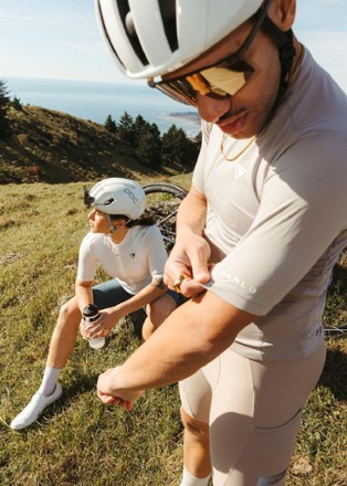 Location Image for Core Momentum Cycling Jersey - Men's