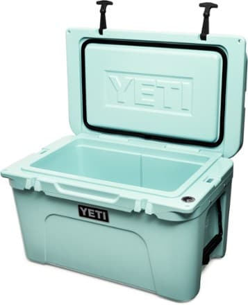 YETI Tundra 45 Cooler 2