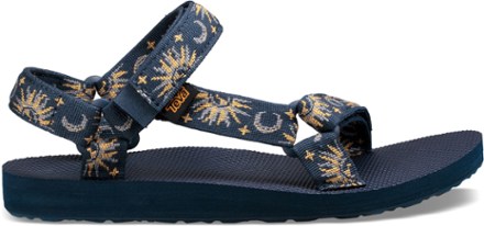 womens black tevas