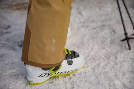 Location Image for First Chair GTX Bib Snow Pants - Women's