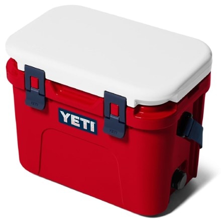 YETI Roadie 15 Hard Cooler 2