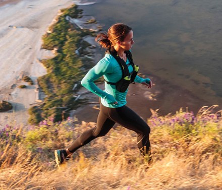 Amphipod PureRun Minimalist 24 Hydration Vest 4