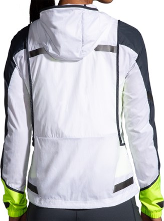Brooks Run Visible Convertible Jacket - Women's 2