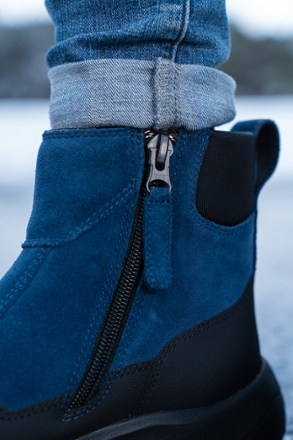 Location Image of color Dark Denim
