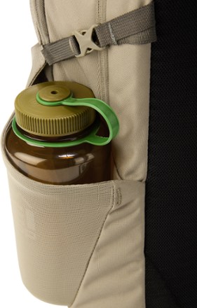 Osprey Daylite Plus Pack Water bottle pocket (Water bottle sold separately)