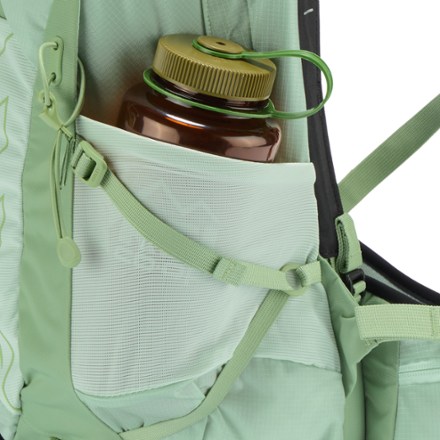 Osprey Tempest 22 Pack - Women's Water bottle pocket (Water bottle sold separately)