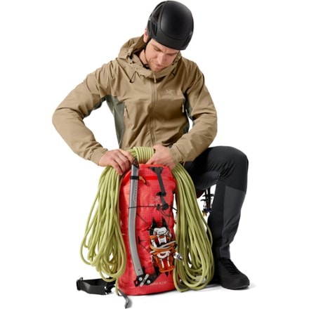 Arc'teryx Alpha FL 20 Pack 7