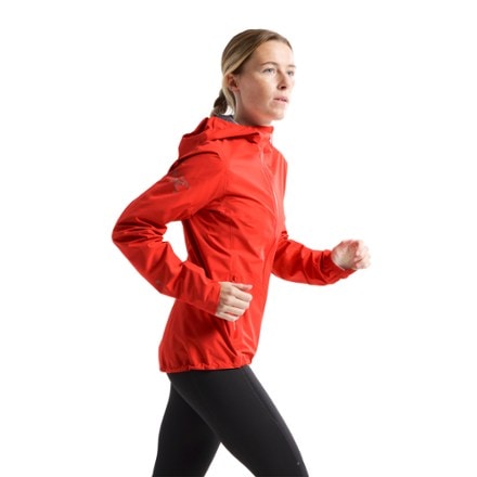 Arc'teryx Norvan Insulated Hoody - Women's 4