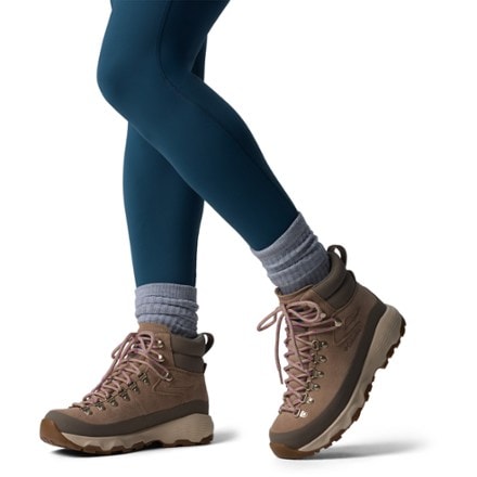 Columbia Newton Alpine PT Hiking Boots - Women's 9