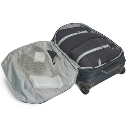 Thule EnRoute 2-Wheel Widebody Carry On 6