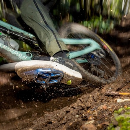 OneUp Components Wave Pedals 3