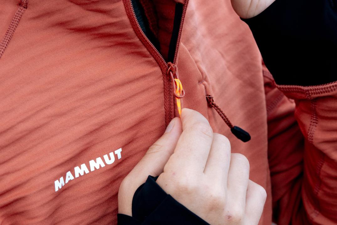 Location Image for Taiss Light ML Hooded Jacket - Women's