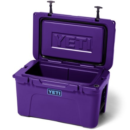 YETI Tundra 45 Cooler 3