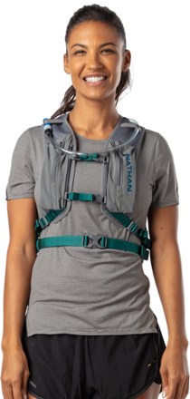 Nathan Crossover 10 Liter Hydration Pack 2