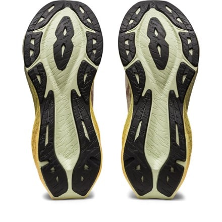 ASICS Novablast 3 Road-Running Shoes - Women's 4