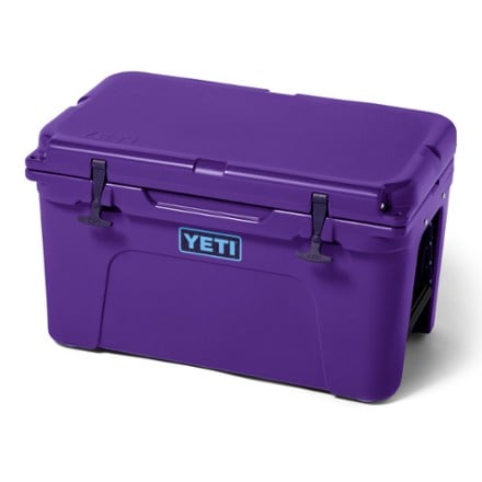 YETI Tundra 45 Cooler 1
