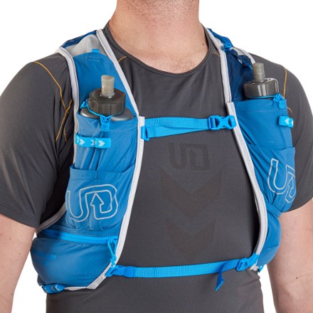 Ultimate Direction Mountain Vest 5.0 Hydration Vest 4