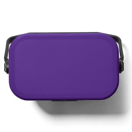 YETI Roadie 8 Hard Cooler 6