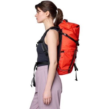 Mountain Hardwear Scrambler 25 Pack 6
