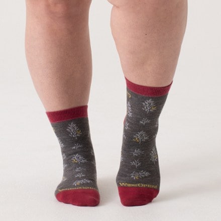 Wide Open Foliage No Cushion Micro Crew Socks - Women's 2
