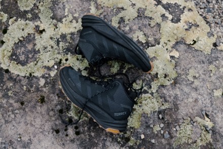 Location Image of color Core Black/Core Black/Brown Ox