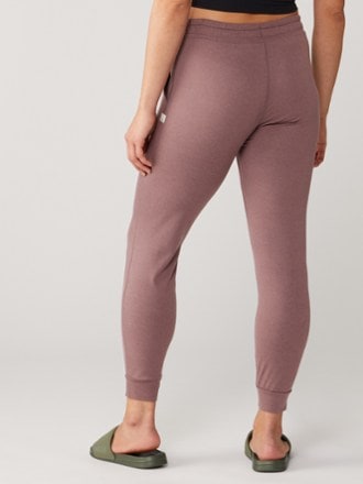 Vuori Performance Joggers - Women's 2