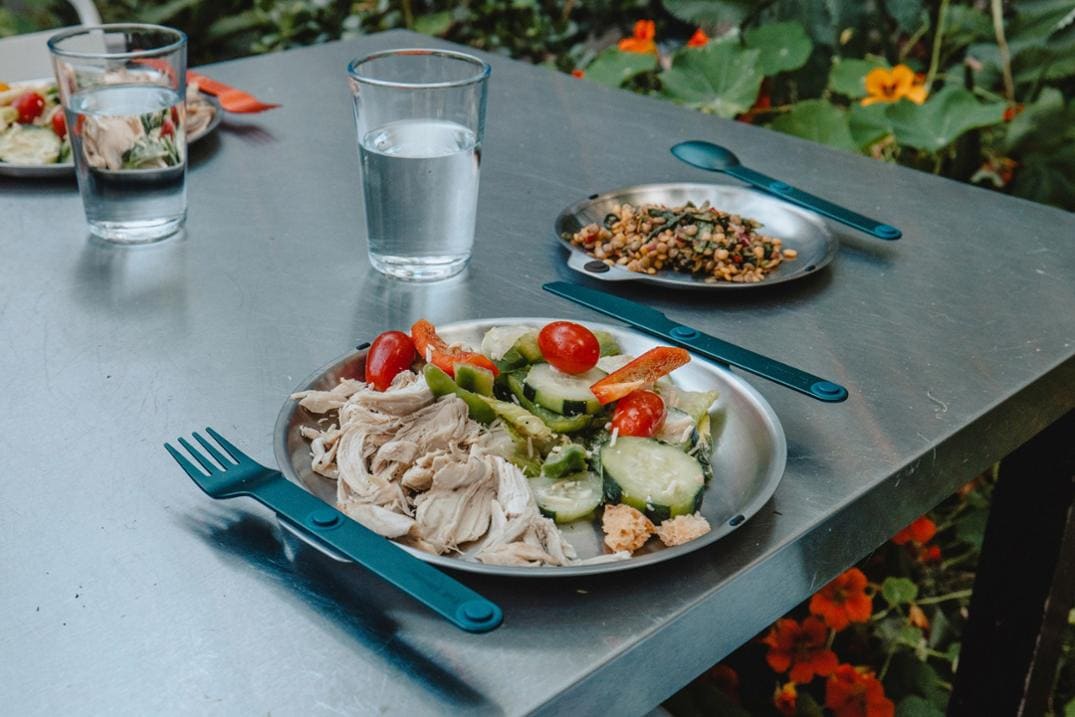 Location Image for Magware Magnetic Bowls and Plates - 8-Piece Set