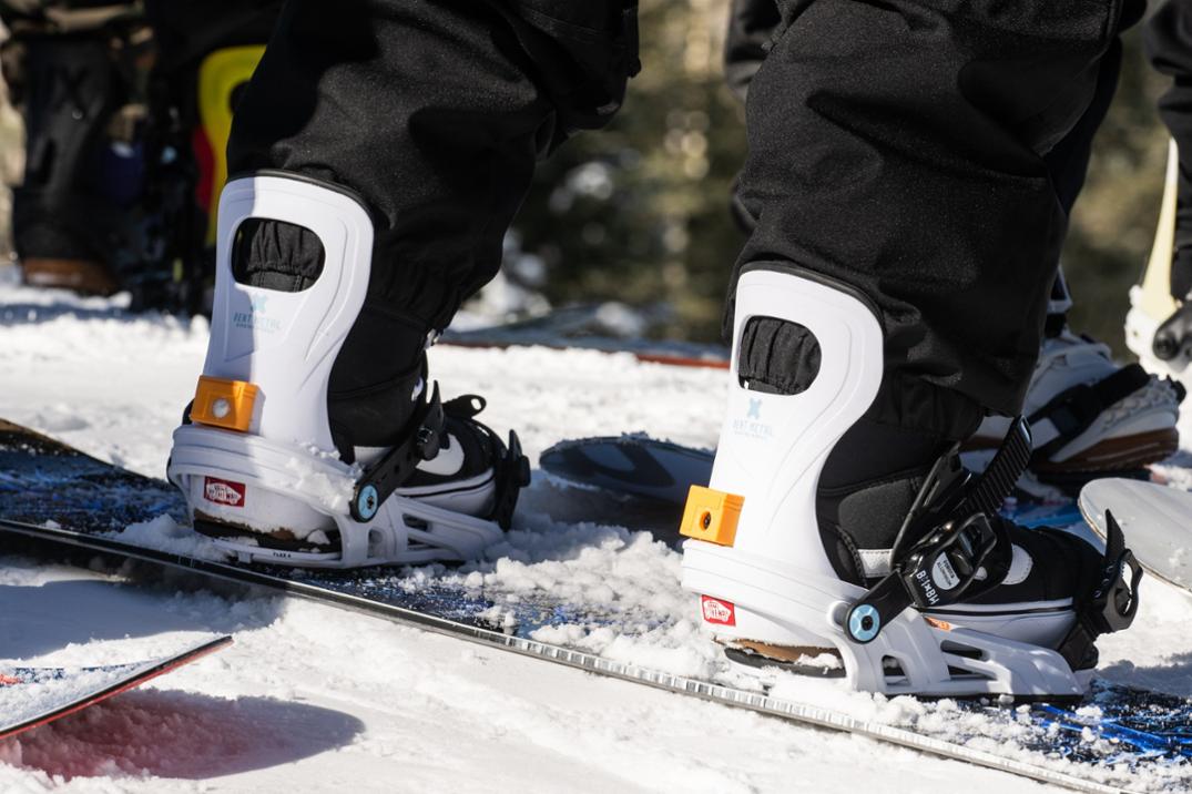 Location Image for Bolt Snowboard Bindings - Women's - 2024/2025