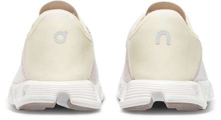 On Cloud 5 Coast Shoes - Women's 3