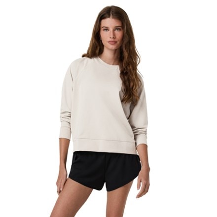 Vuori Long-Sleeve Halo Crew Pullover - Women's 1
