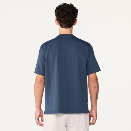 Vuori Ponto Pocket T-Shirt Relaxed - Men's 2