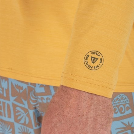 VISSLA Twisted Long-Sleeve Rashguard - Men's 5