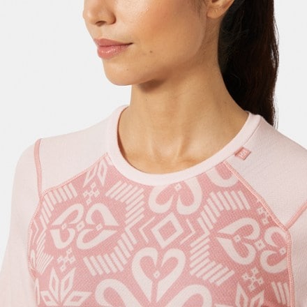 Helly Hansen LIFA Merino Midweight Graphic Crew Base Layer - Women's 4
