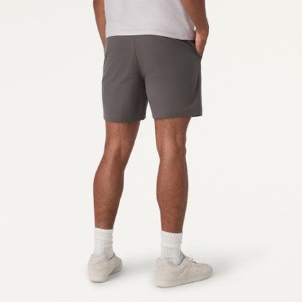 Vuori Meta 6" Shorts - Men's 2