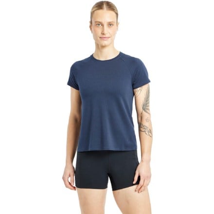 Oiselle Flyout Shirt - Women's 2