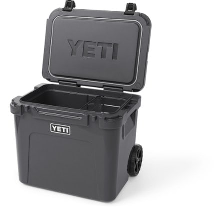 YETI Roadie 60 Wheeled Cooler Interior (Charcoal)