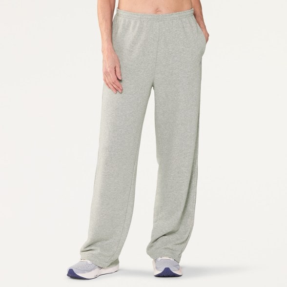 Model info: Height: 5' 9" | Waist: 27" | Wearing size: M