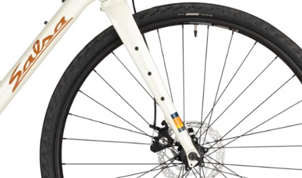 Salsa Journeyer Advent 700c Bike 2