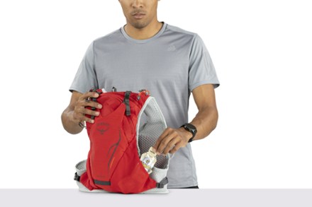 rei hydration pack running