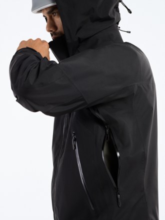 Arc'teryx Beta AR Jacket - Men's 6