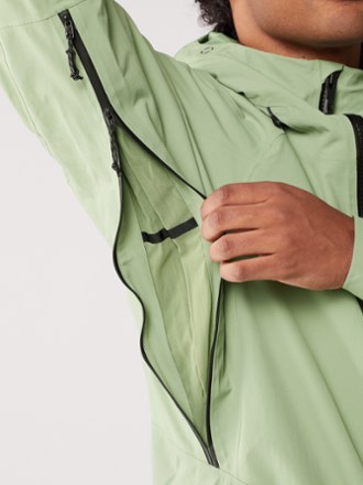 Burton AK GORE-TEX Cyclic Jacket - Men's 9