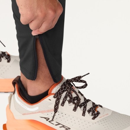 Brooks Dash Pants - Men's 6